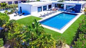 Blue Hill Boutique Villa by Junto ao Mar